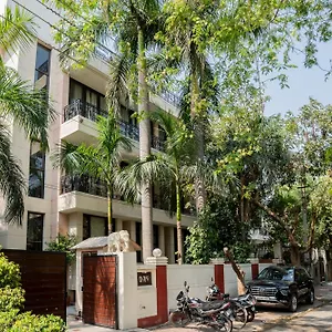 Guest house Ahuja Residency Parklane Gurgaon